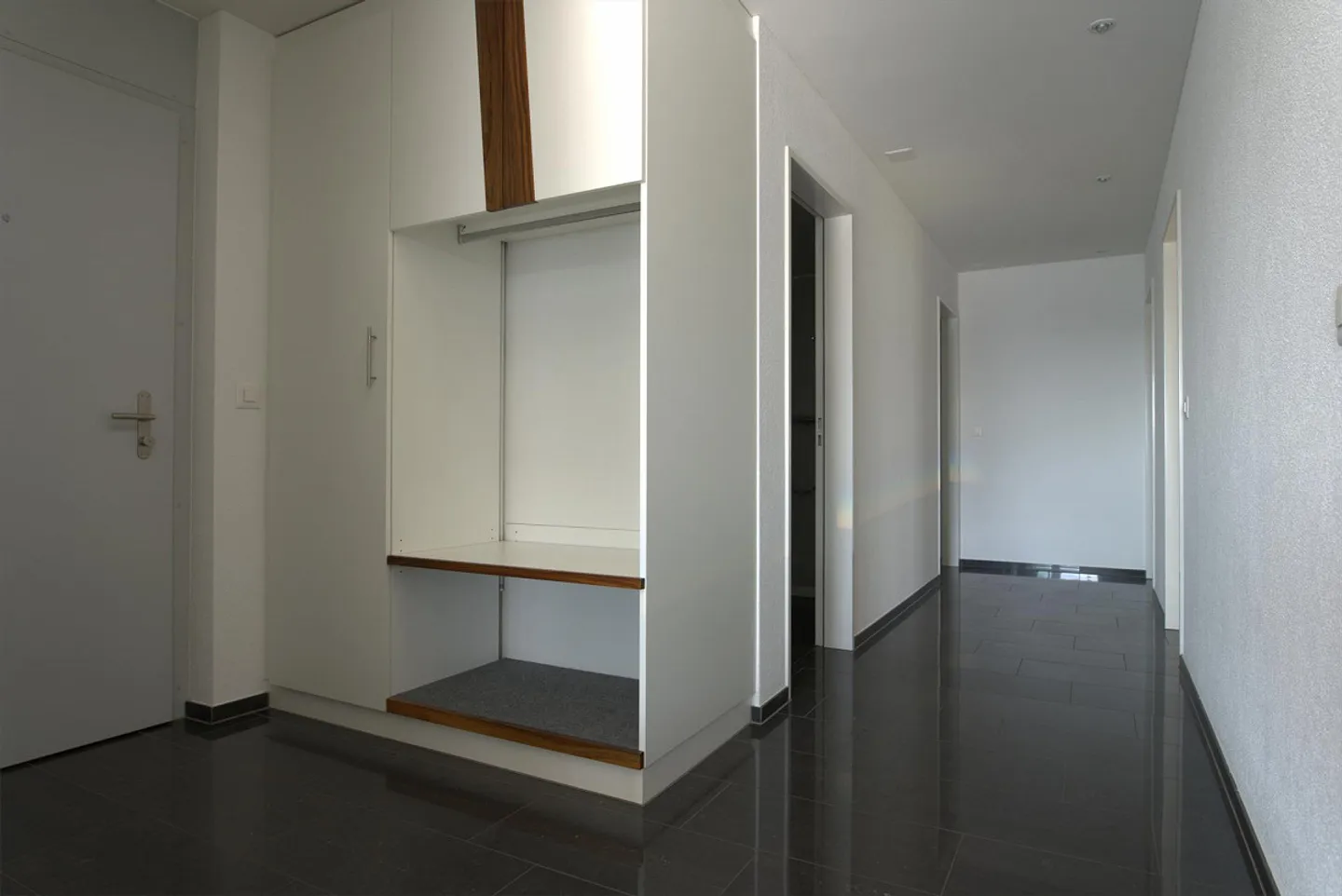 Ampio appartamento di 4,5 stanze con giardino d'inverno, giardino e stanza hobby - Foto 9 di 15