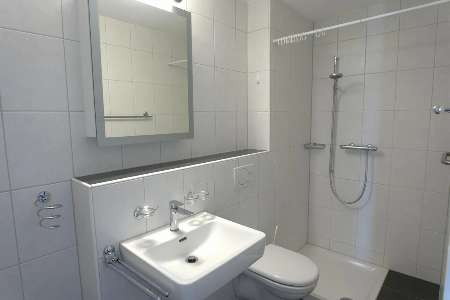 Ampio appartamento di 4,5 stanze con giardino d'inverno, giardino e stanza hobby - Foto 11 di 15