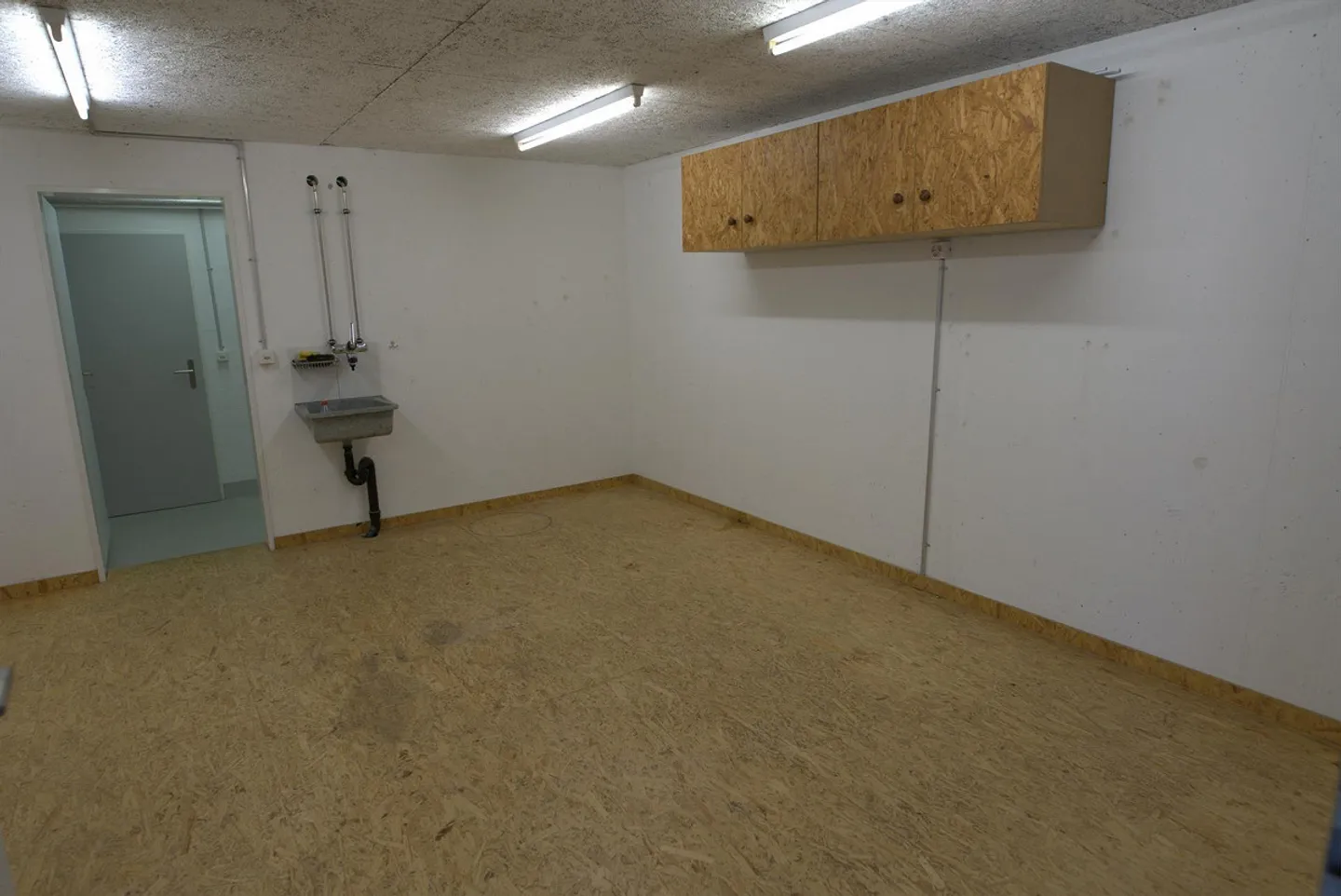 Ampio appartamento di 4,5 stanze con giardino d'inverno, giardino e stanza hobby - Foto 14 di 15