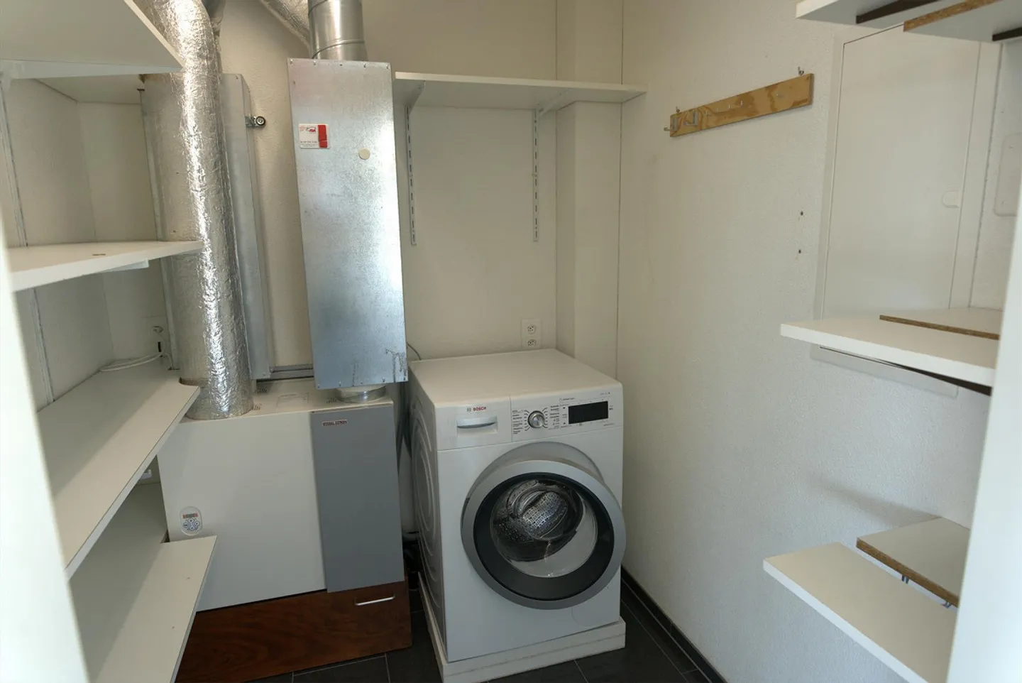 Ampio appartamento di 4,5 stanze con giardino d'inverno, giardino e stanza hobby - Foto 15 di 15