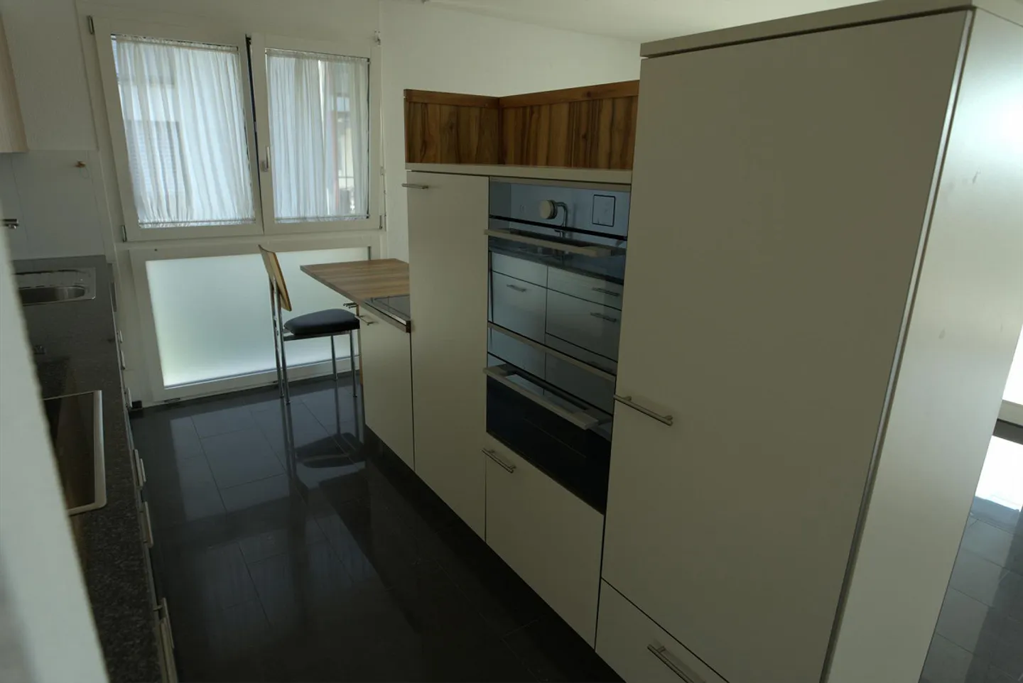 Ampio appartamento di 4,5 stanze con giardino d'inverno, giardino e stanza hobby - Foto 5 di 15