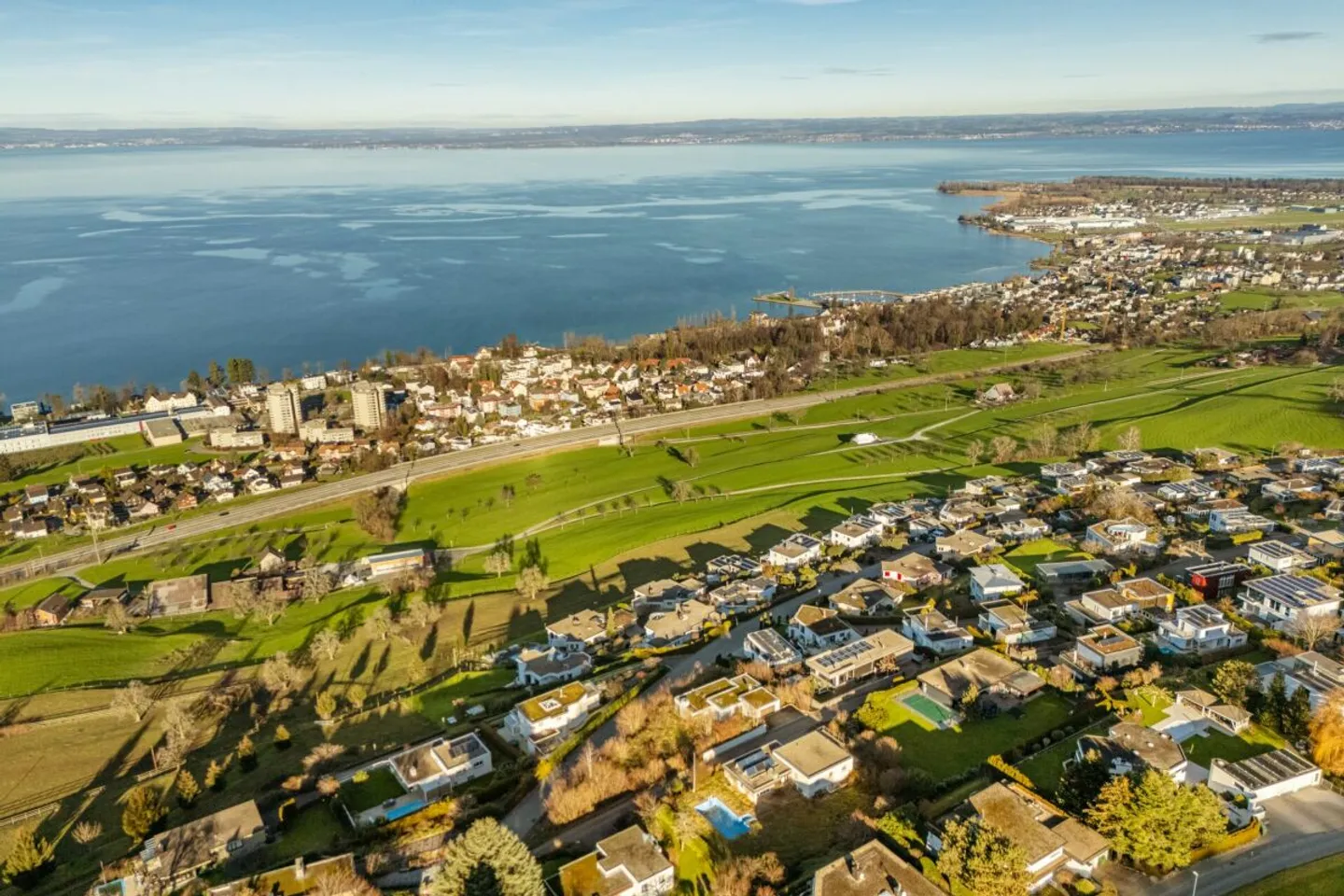 RARITÄT, UNVERBAUBAR & SEESICHT WOHIN DAS AUGE REICHT Grundstück inkl. bewilligtem Projekt für Ihre private Residenz mit höchster Privatsphäre - Foto 1 von 7