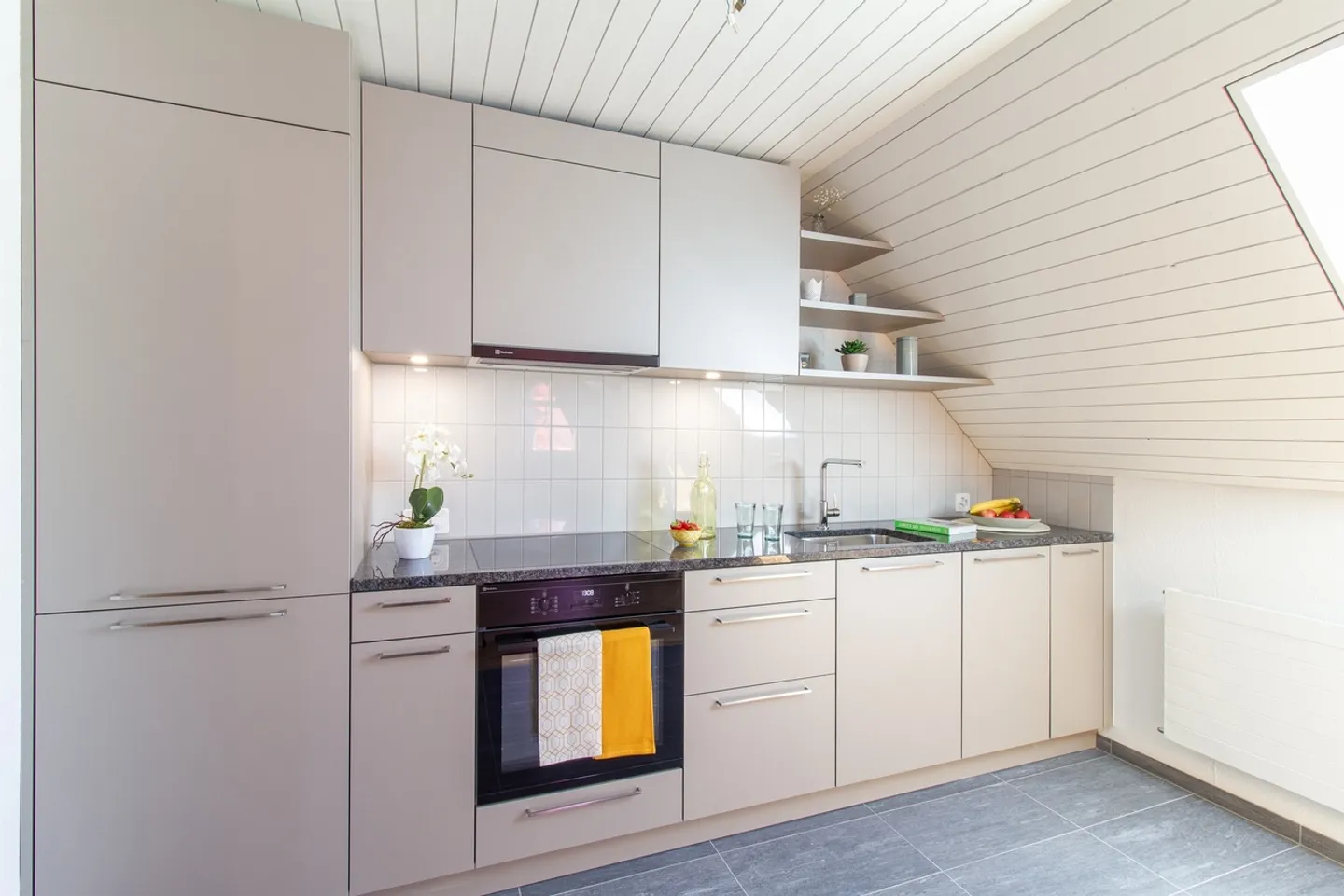 Appartement en duplex unique avec une superbe terrasse sur le toit - Photo 3 sur 10