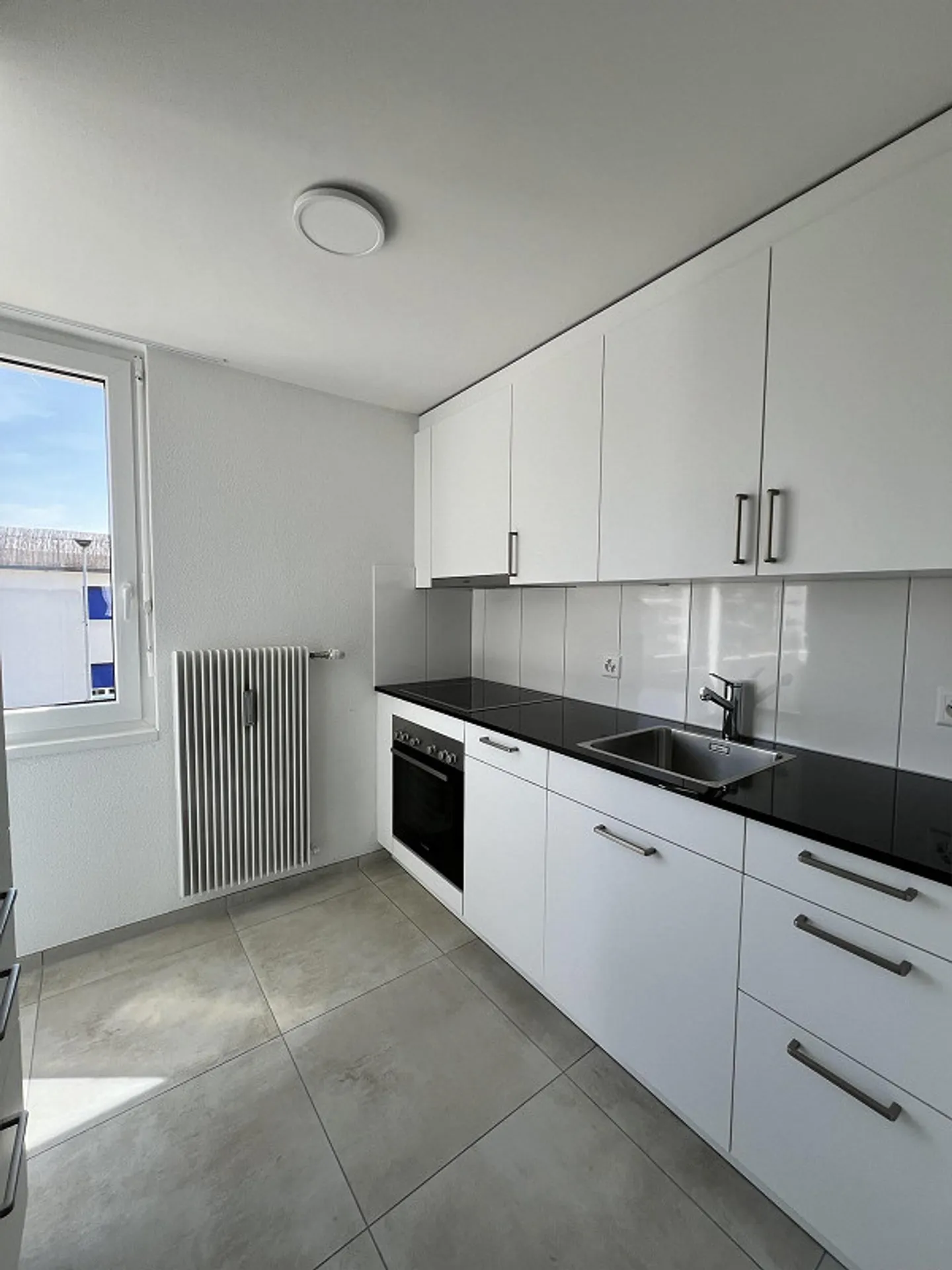 Renovierte Wohnung mit Balkon - Foto 3 von 13