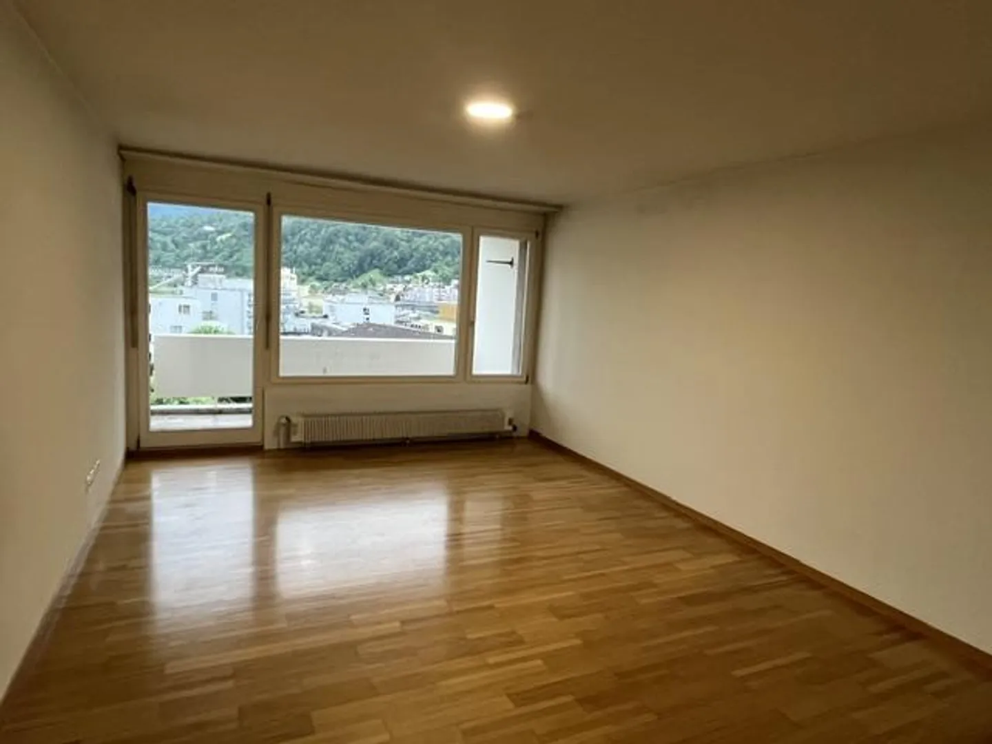 Appartement astucieux de 1,5 pièce avec belle vue - Photo 2 sur 8