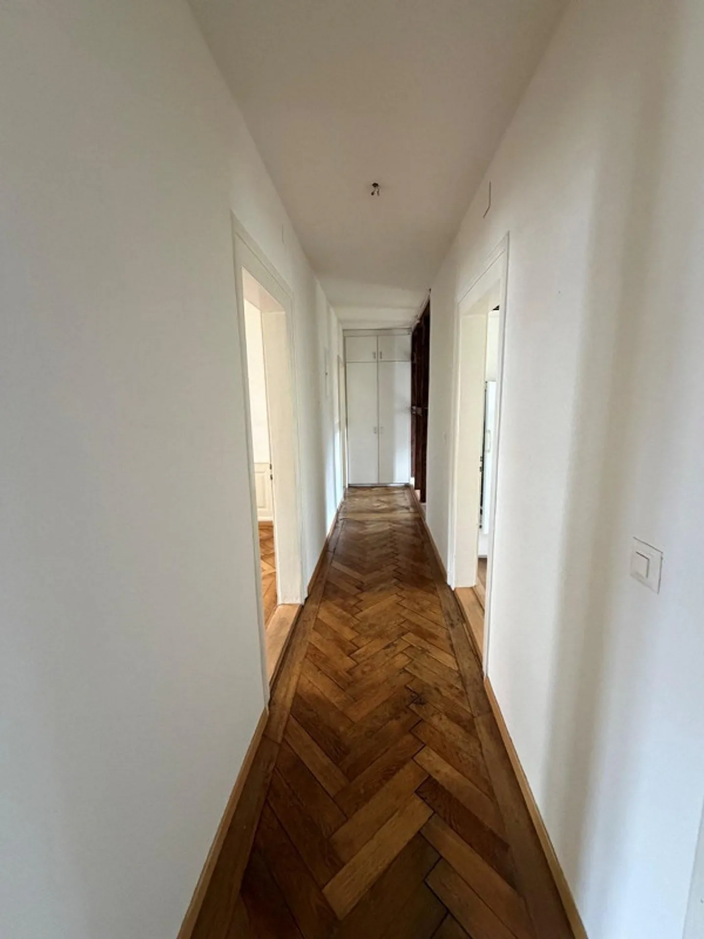 Central 4-room apartment for rent - Photo 8 of 8