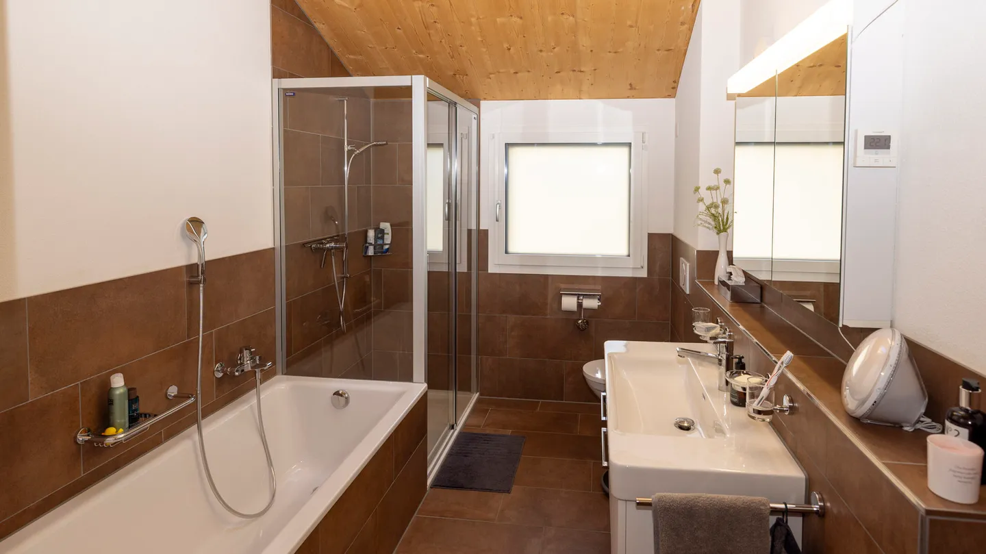APPARTEMENT 2½ PIÈCES À SARNEN (OW), MEUBLÉ, TEMPORAIRE - Photo 6 sur 10