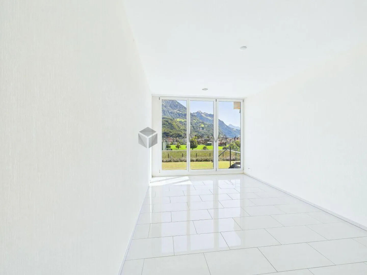 Vivere lussuoso con vista panoramica su montagne e lago e con molto ... - Foto 9 di 15
