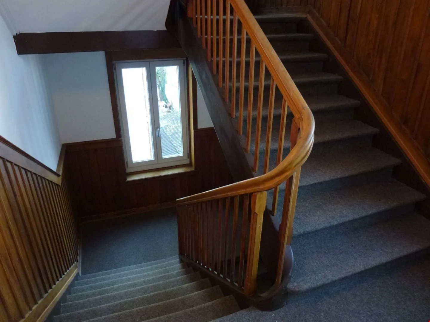 Small Charming Art Nouveau Apartment - Photo 7 of 12