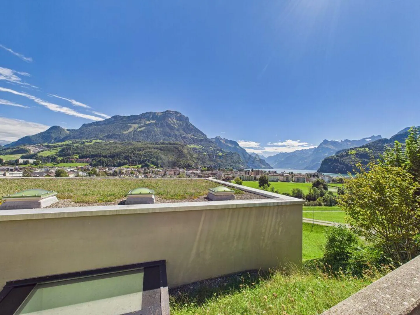Vivere lussuoso con vista panoramica su montagne e lago e con molto ... - Foto 14 di 15