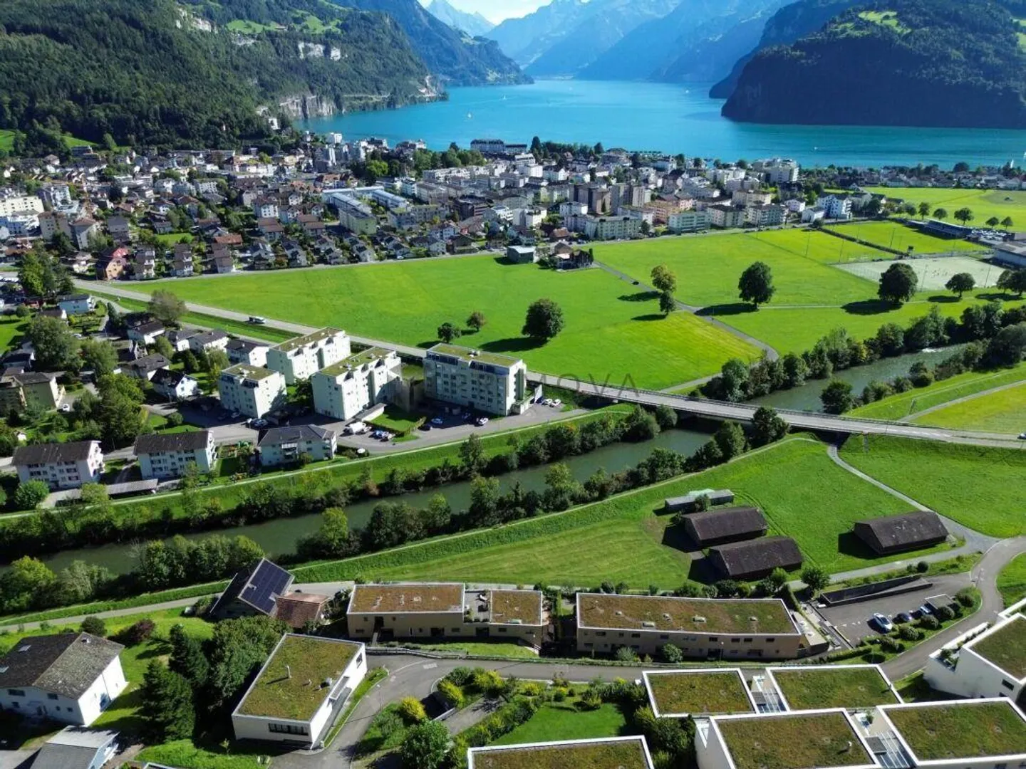 Vivere lussuoso con vista panoramica su montagne e lago e con molto ... - Foto 15 di 15