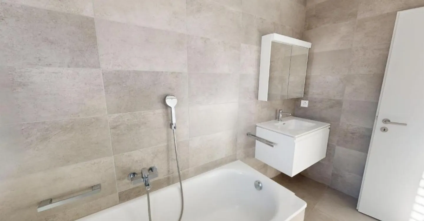 Artemisia Residence: modern with large balcony close to the center - Photo 8 of 11