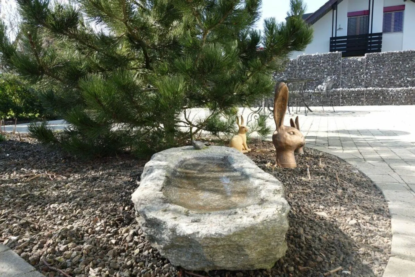 Freistehende Oase mit Cheminée und grossem Garten - Foto 8 von 30