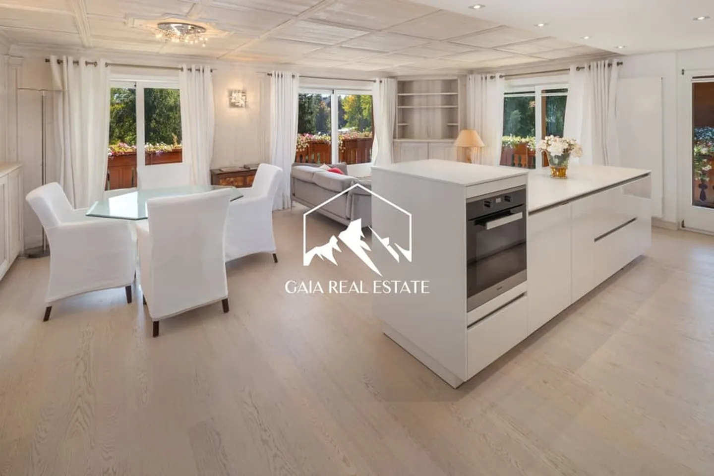 Appartement de Style Chalet à Crans - Photo 2 sur 13