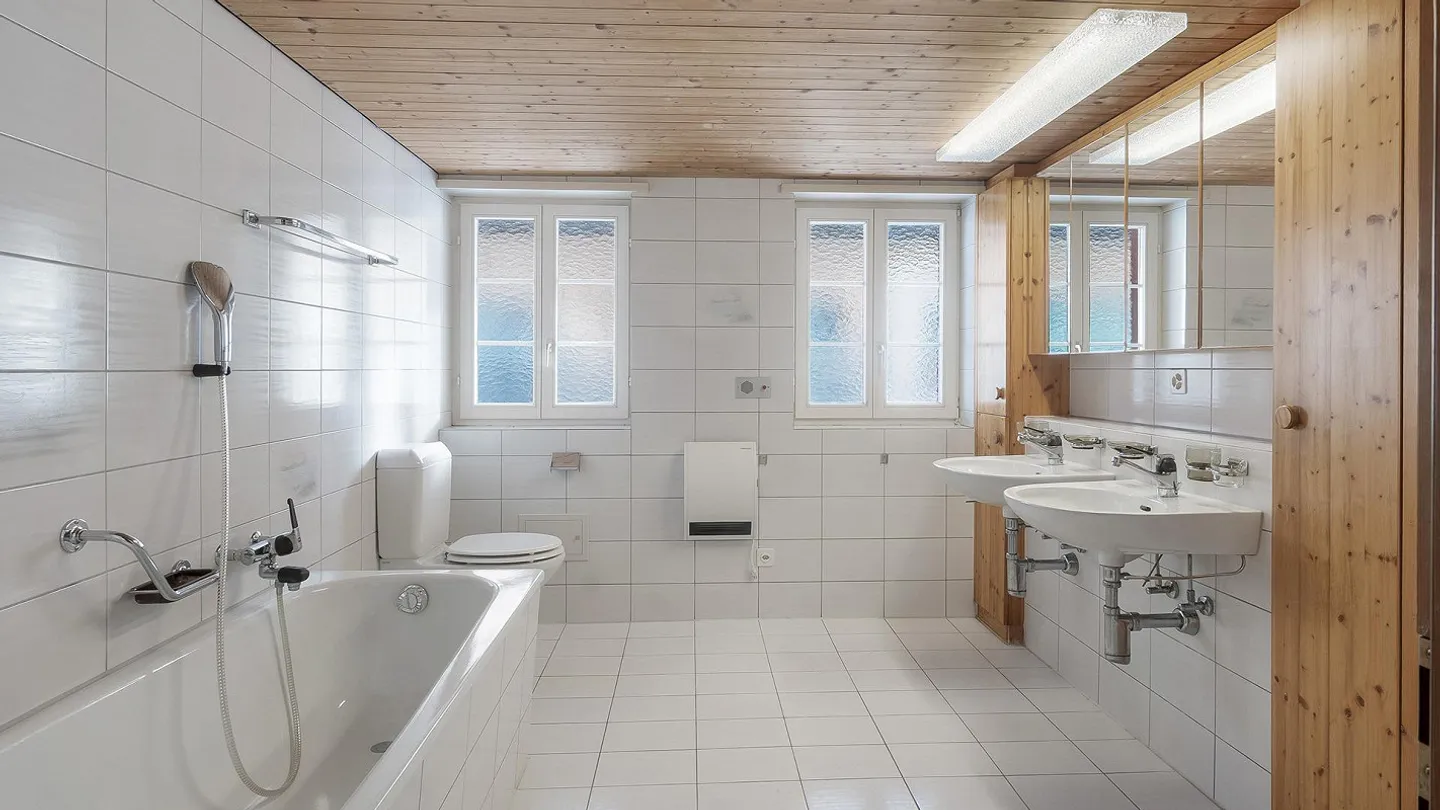 Charmante 5.5-Zimmerwohnung mit grosszügigem Aussenbereich - Foto 9 von 11