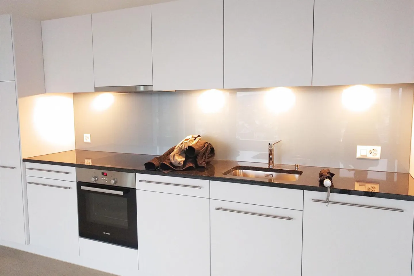 Very spacious 2.5-room apartment directly at the train station with a wide view - Photo 4 of 11