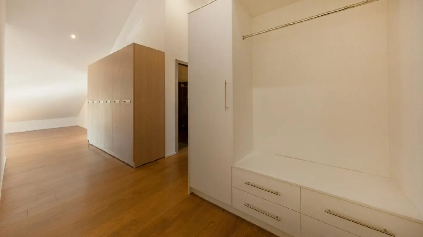 Hornussen / 5.5 Zimmer Dachgeschosswohnung rechts - Photo 10 sur 12