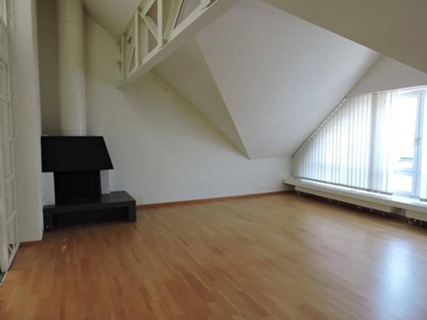 Géniale appartement sous les toits au centre-ville de Winterthur - Photo 3 sur 6