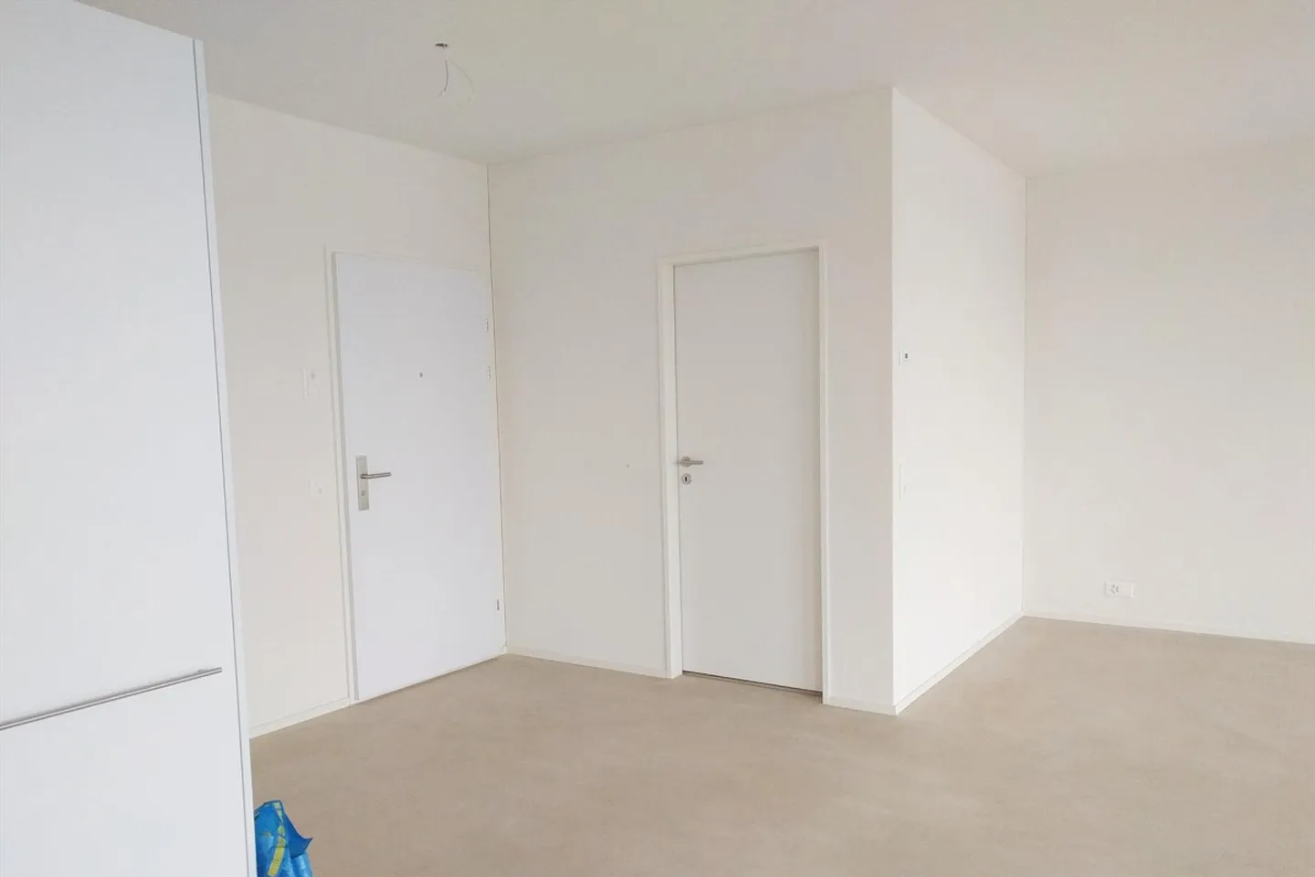 Very spacious 2.5-room apartment directly at the train station with a wide view - Photo 5 of 11