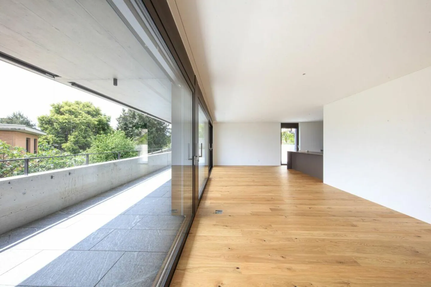 MINUSIO - Nuovo ed elegante appartamento di 4,5 stanze con grande giardino - Foto 18 di 24