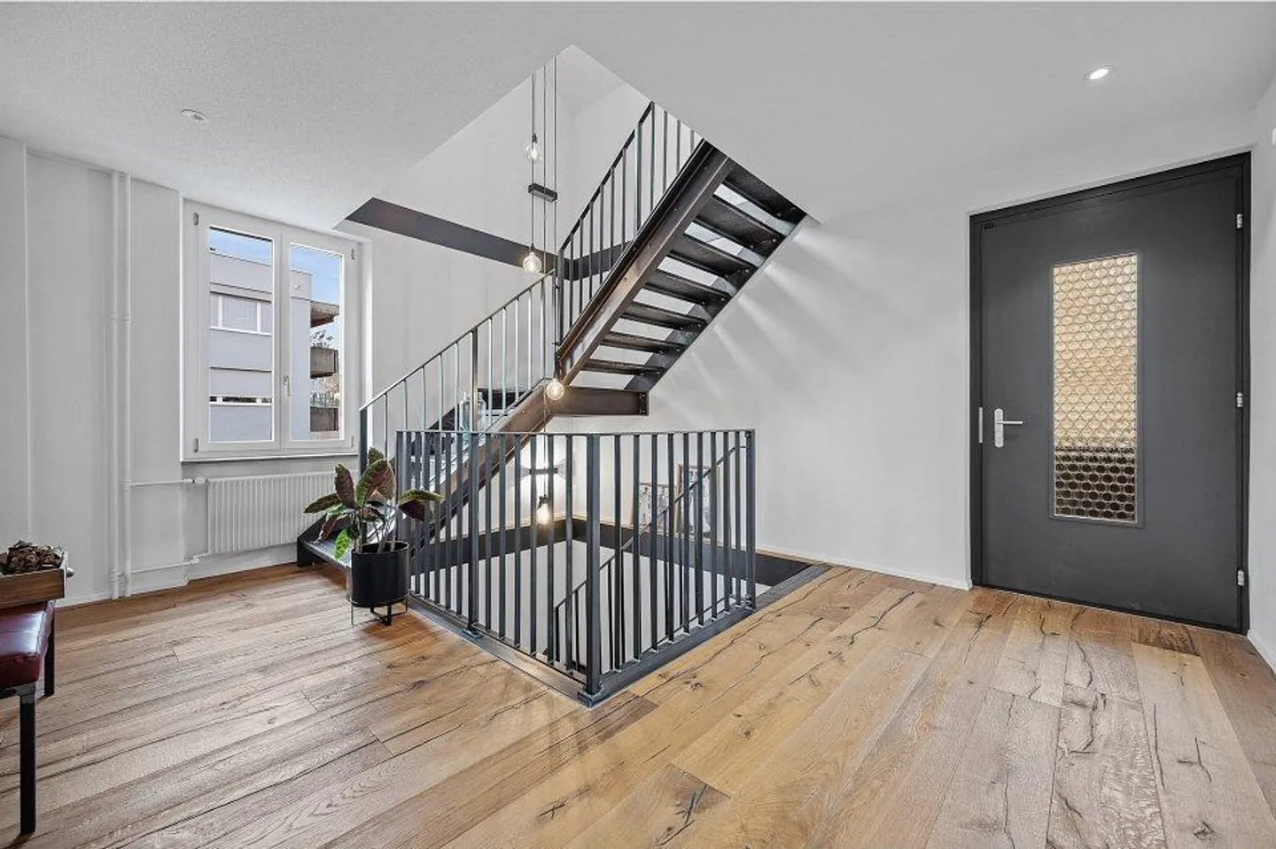 House with 5 rooms - Photo 10 of 13