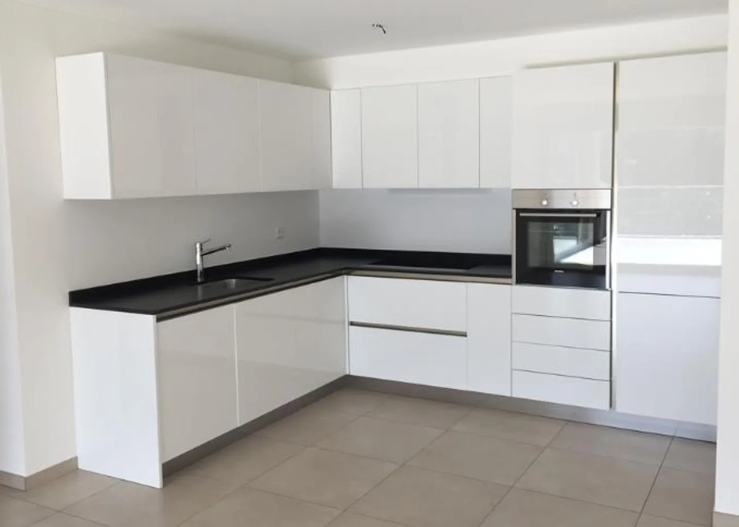 Zu vermieten: 4,5-Zimmer-Wohnung in Rivera - Foto 1 von 8