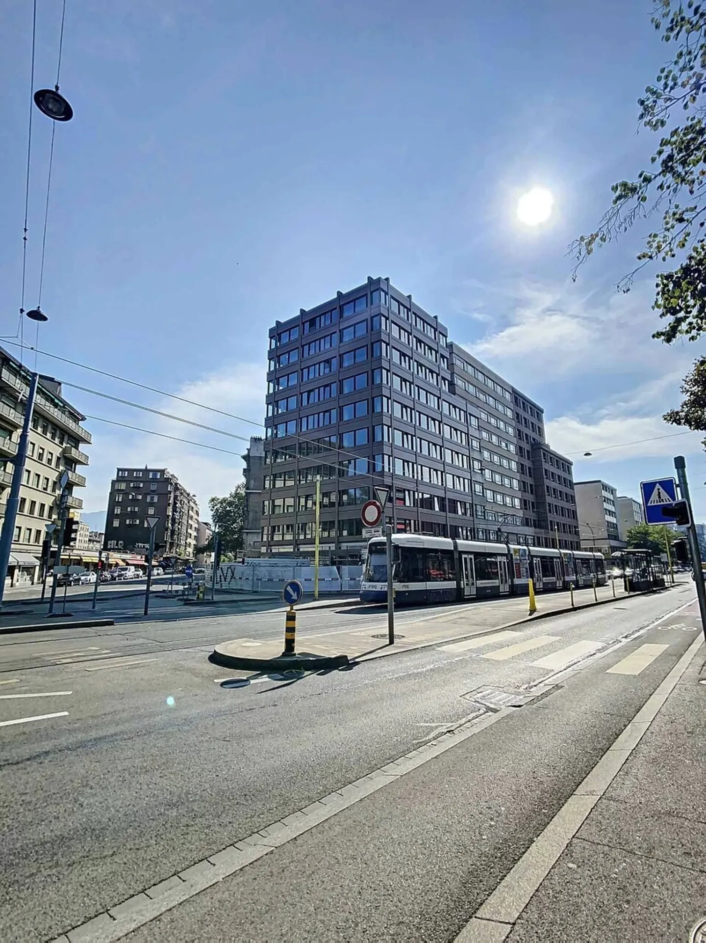 Superfici amministrative di 735 m² ad Acacias - Foto 1 di 8