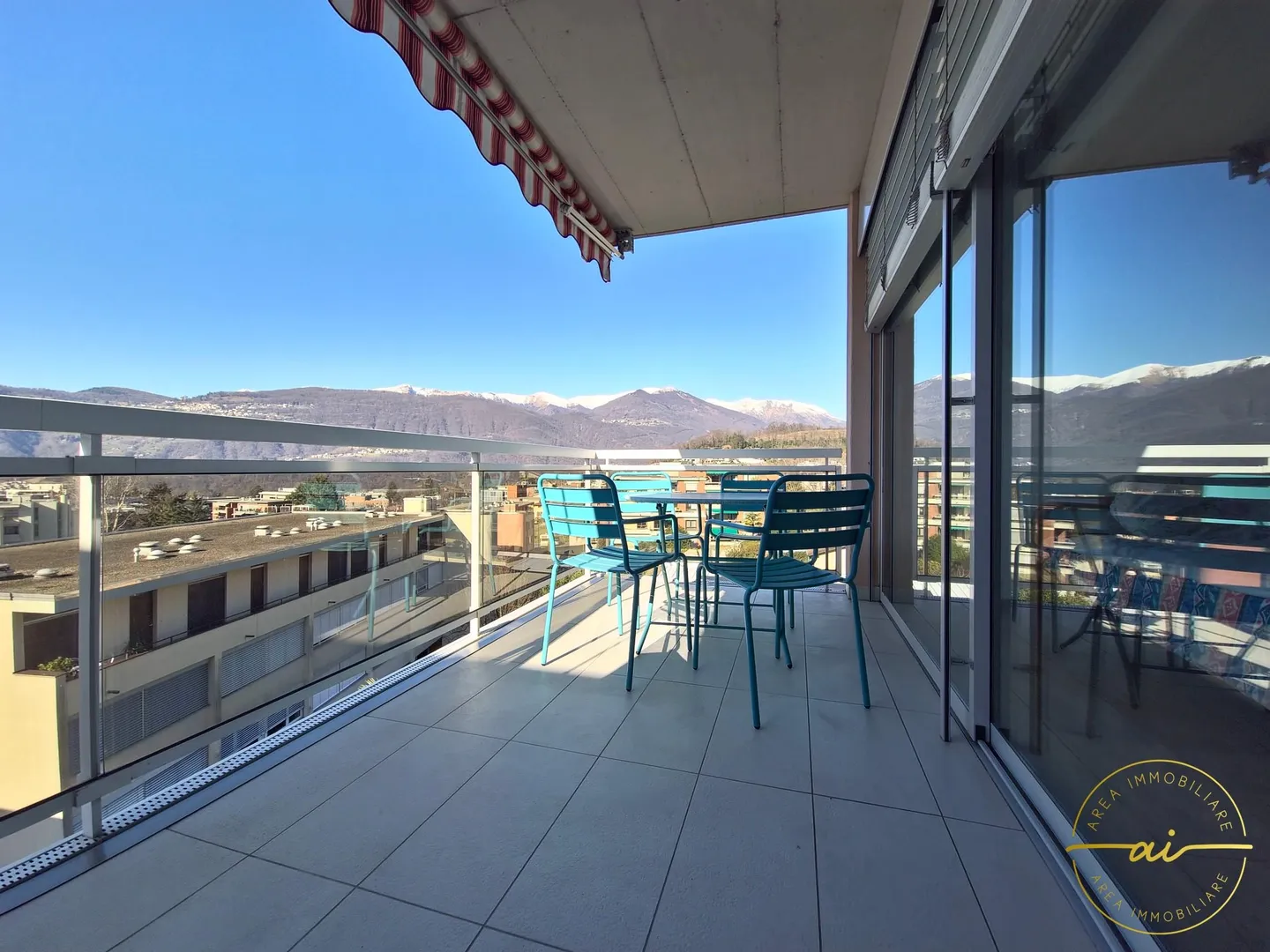 APPARTAMENTO 4.5 LOCALI CON TERRAZZA E VISTA LAGO A MASSAGNO - Photo 2 sur 13