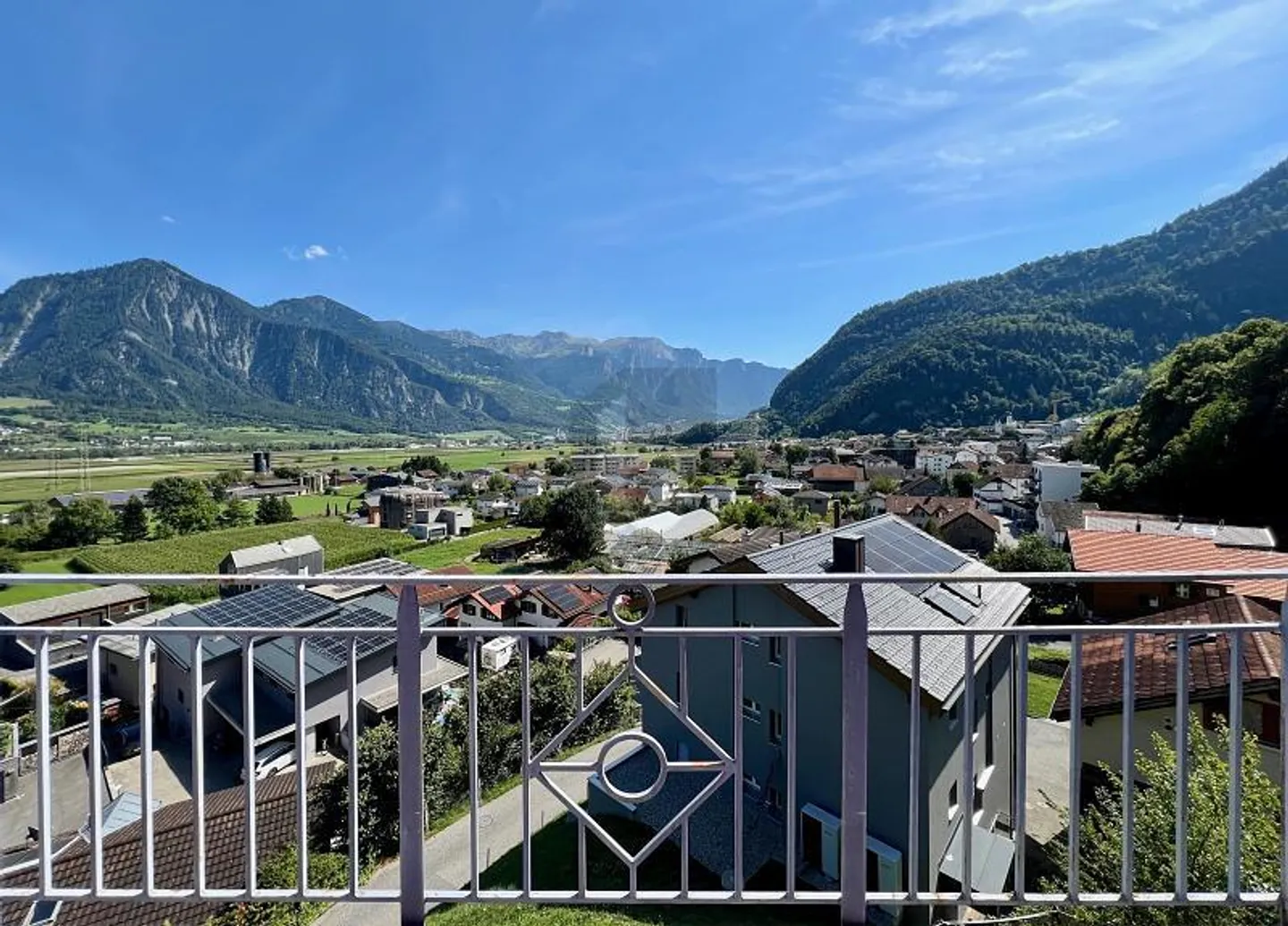 LICHTDURCHFLUTET MIT UNGLAUBLICHER AUSSICHT - Foto 4 di 6