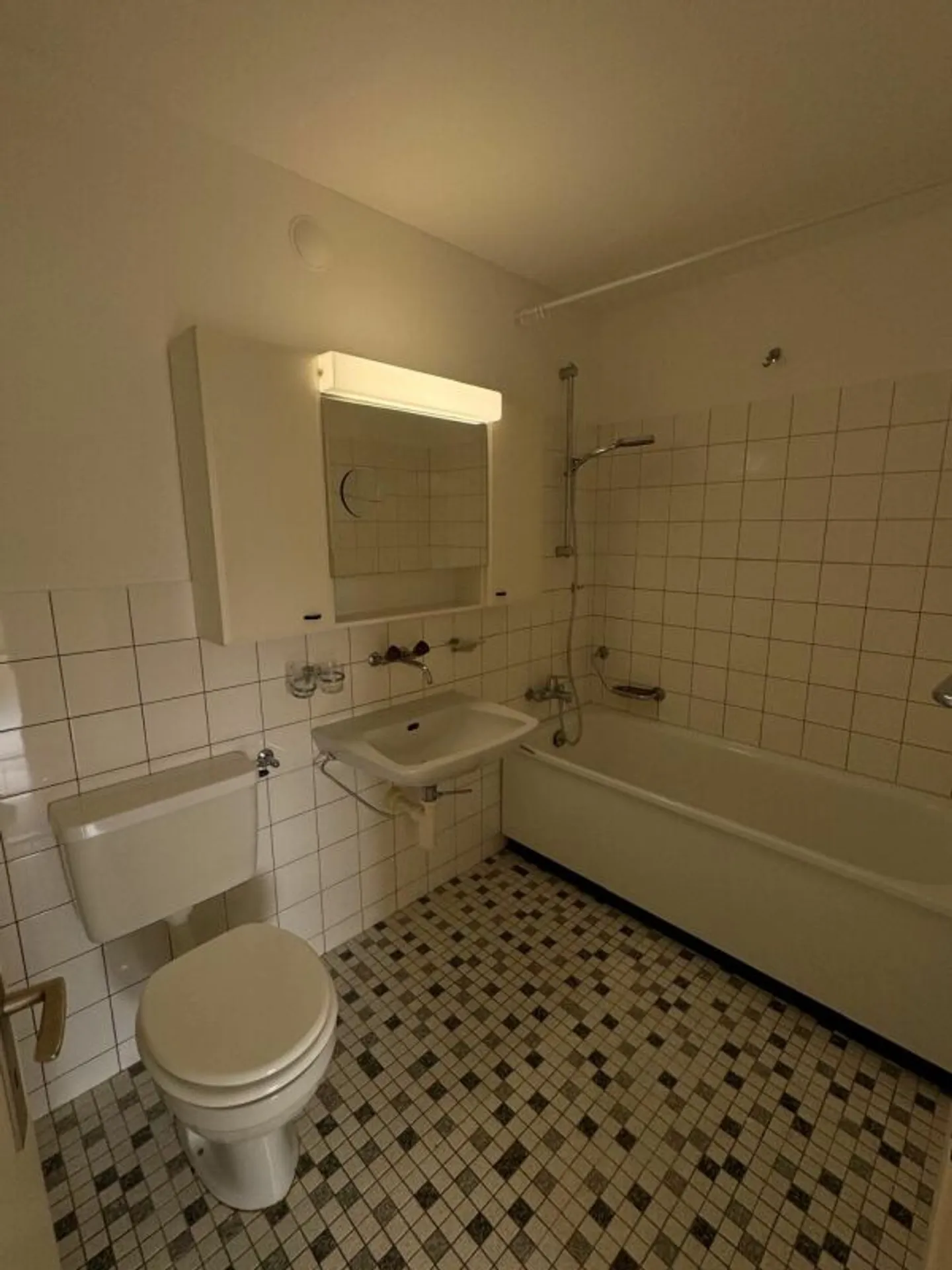 Spazioso appartamento di 3.5 locali con bella vista - Foto 7 di 11