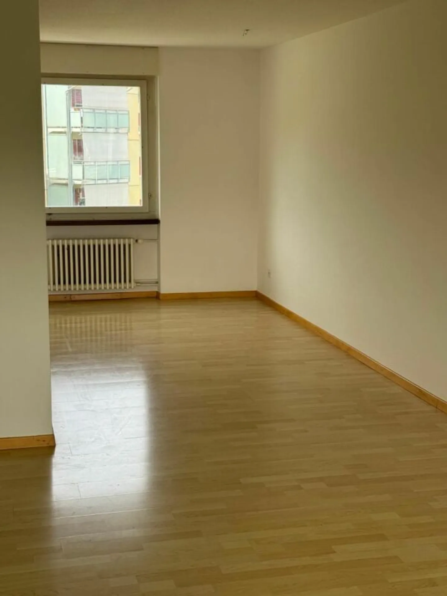 Spazioso appartamento di 3.5 locali con bella vista - Foto 8 di 11