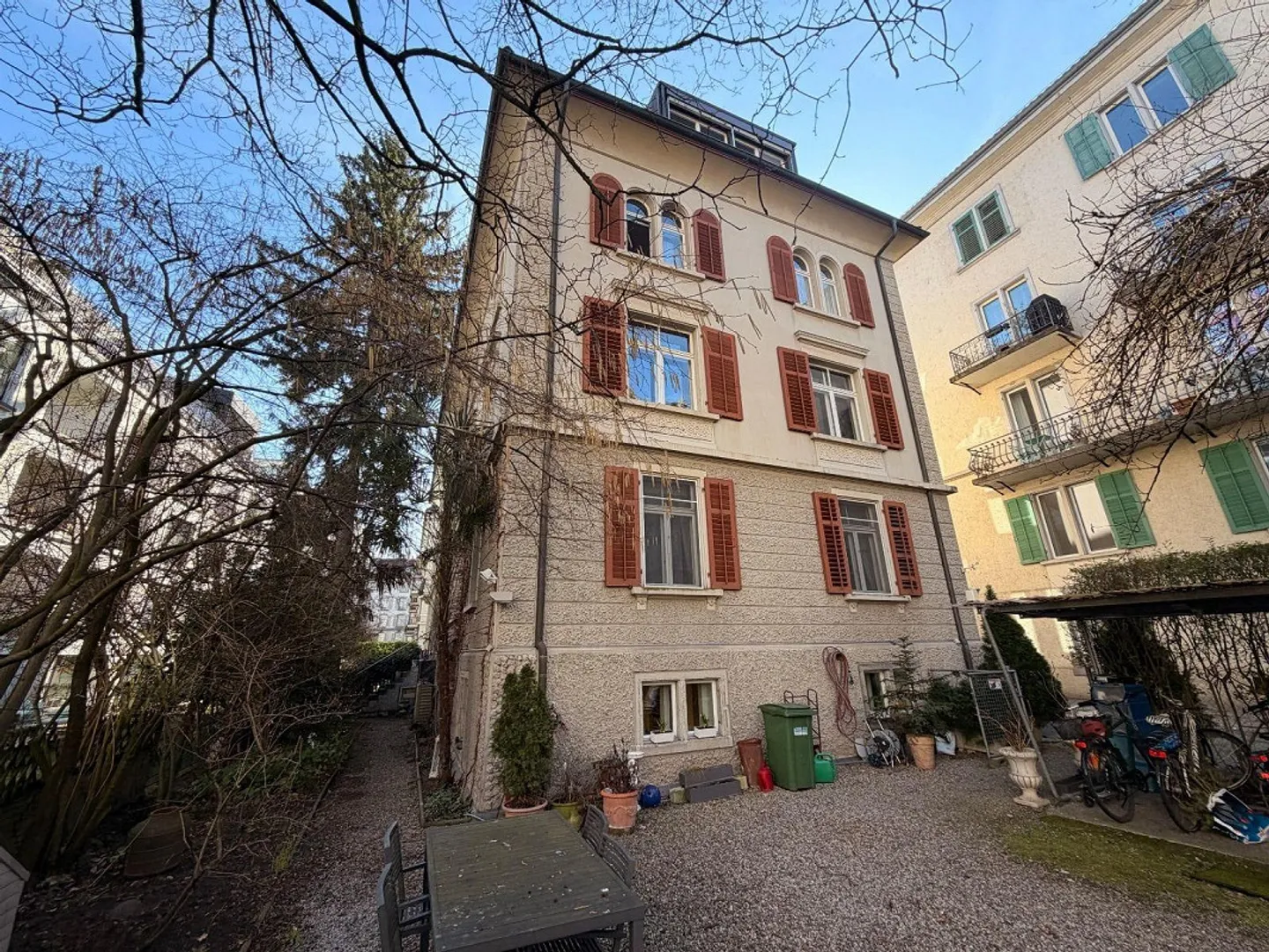 4-Zimmer-Hochparterrewohnung mit Parkplatz in Zürich Enge mieten - Foto 1 di 13