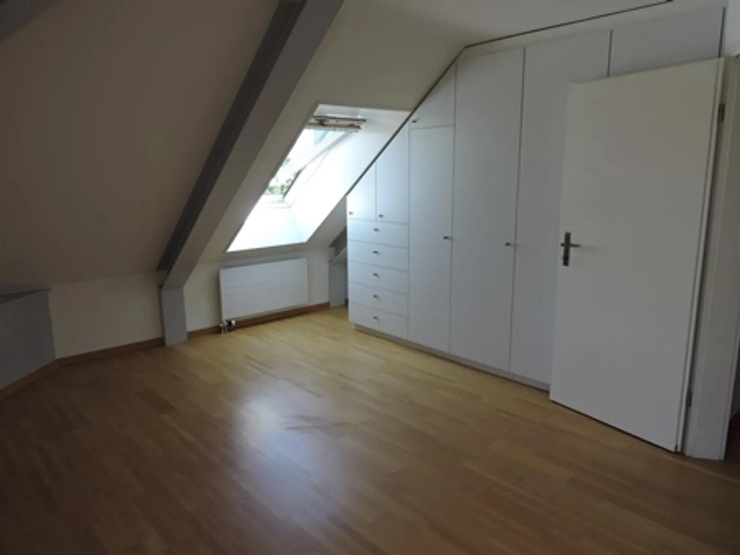 Géniale appartement sous les toits au centre-ville de Winterthur - Photo 5 sur 6
