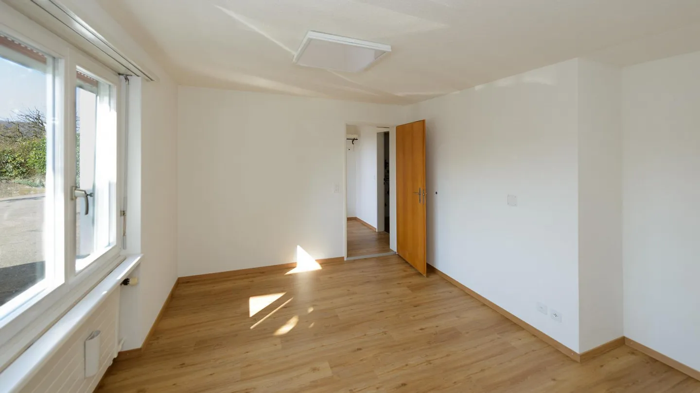 Duplex con potenziale di espansione in un comune favorevole alle tasse - Foto 4 di 10