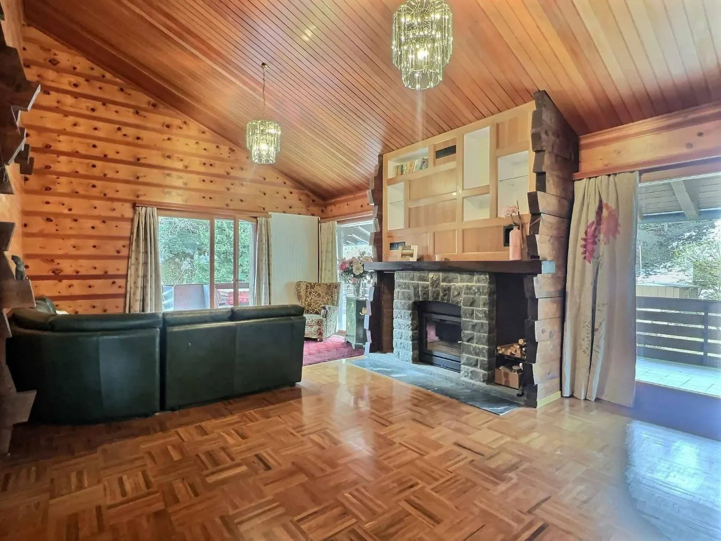 Grande chalet, ideale per una famiglia - Terreno di 5'044 m2 - Foto 2 di 13