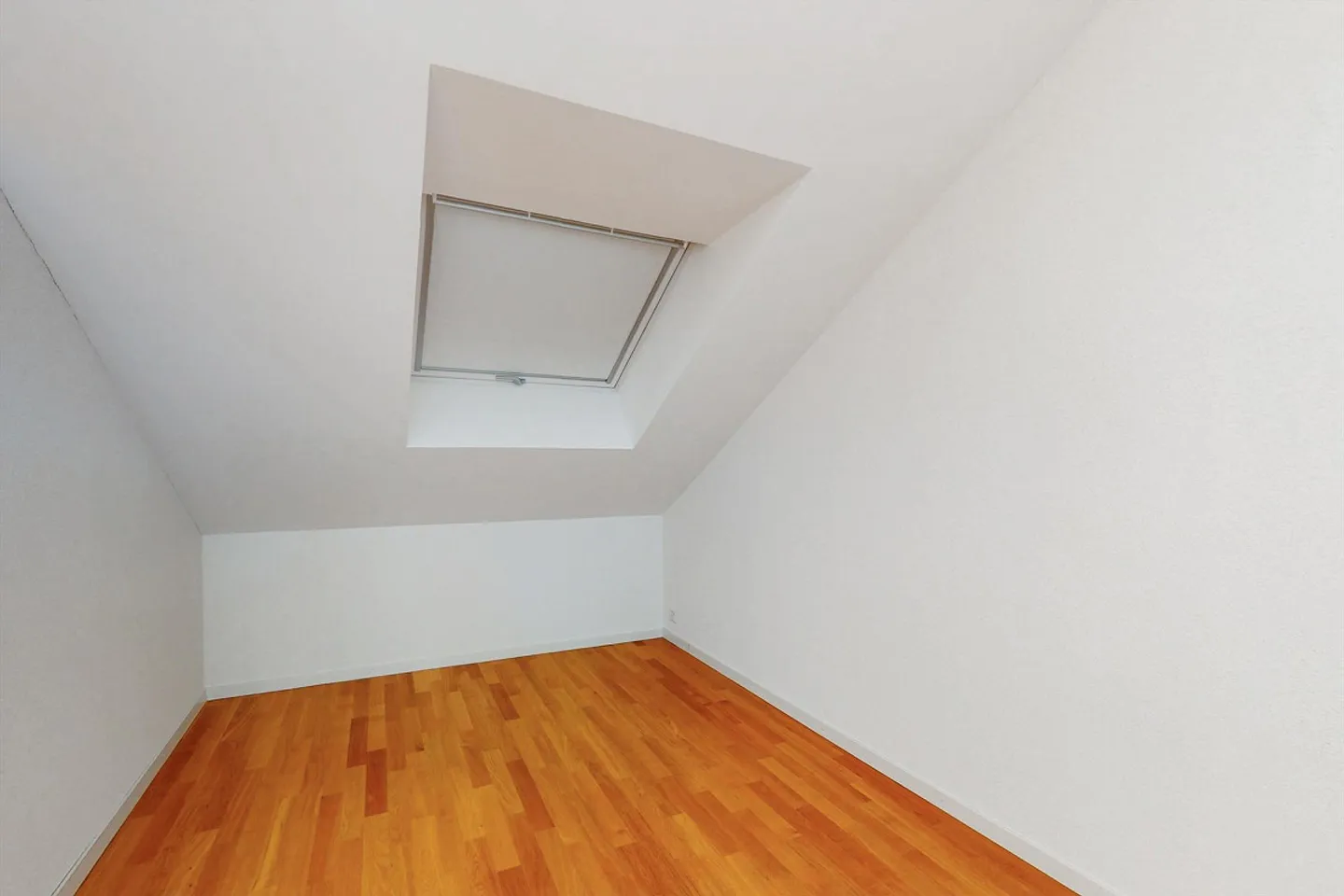 Superb attic studio - Photo 4 of 11