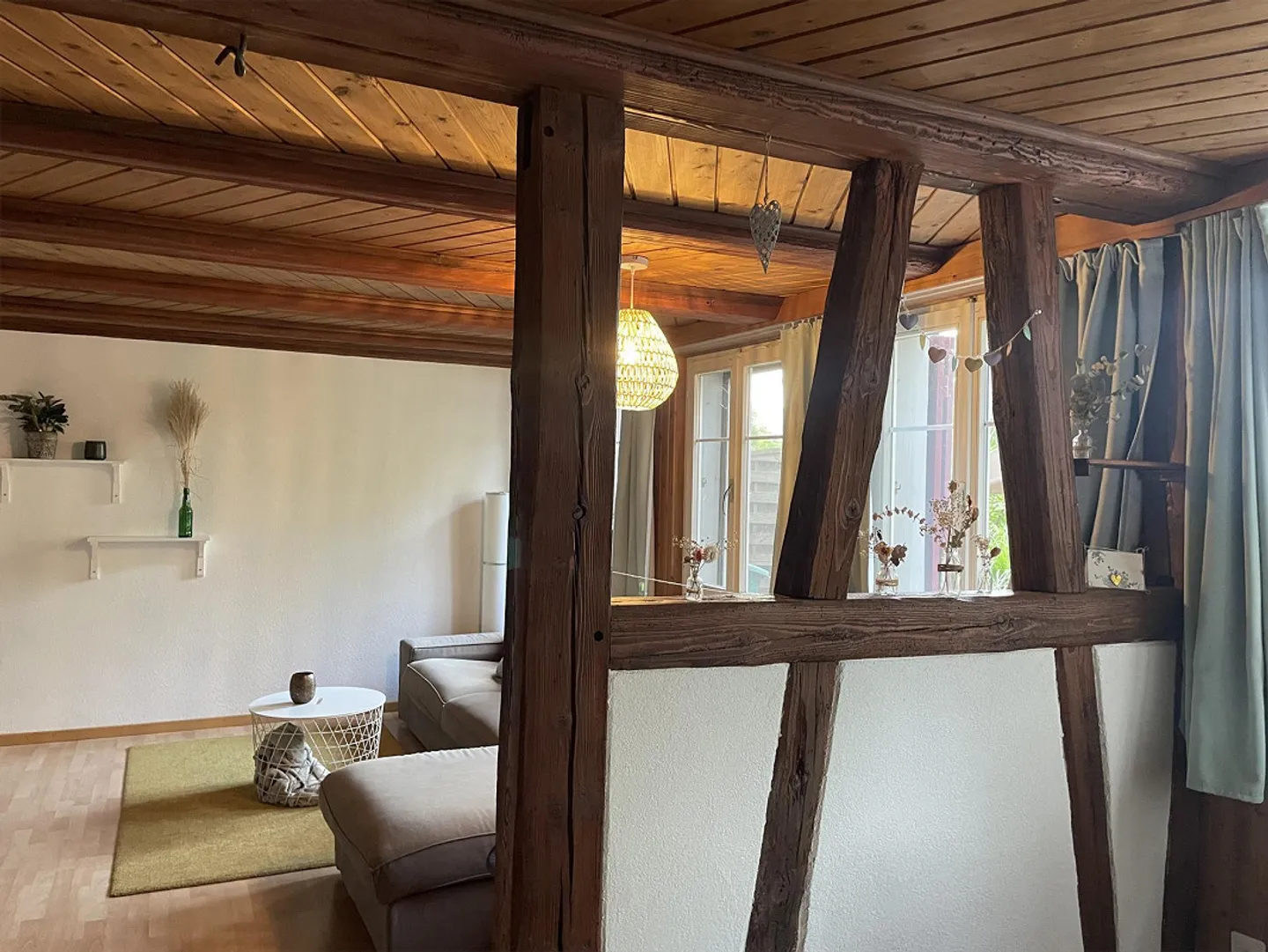 Spacious house section with garage and garden in rural area - Photo 3 of 9