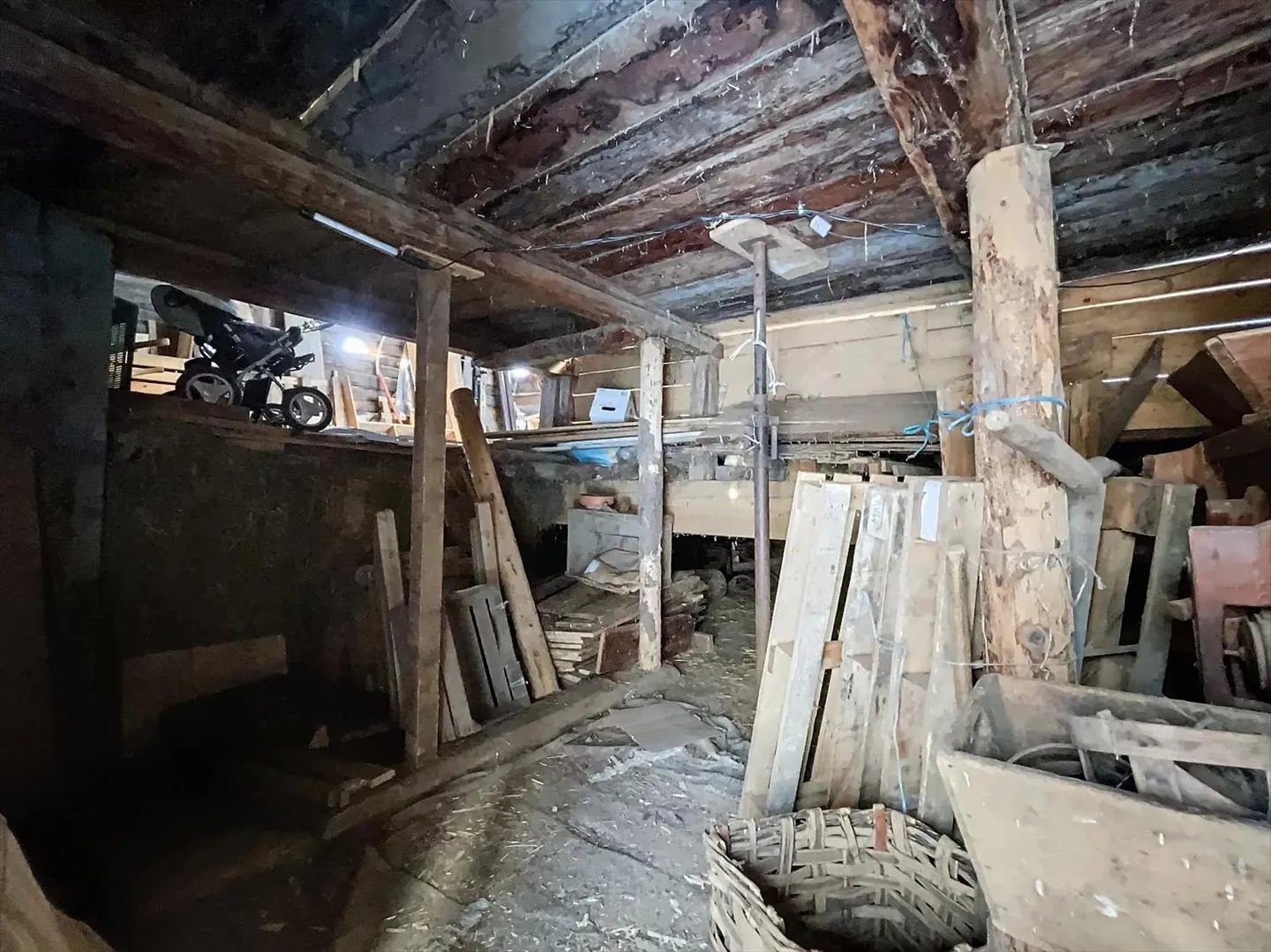 Charming Village Barn House - Photo 3 of 10