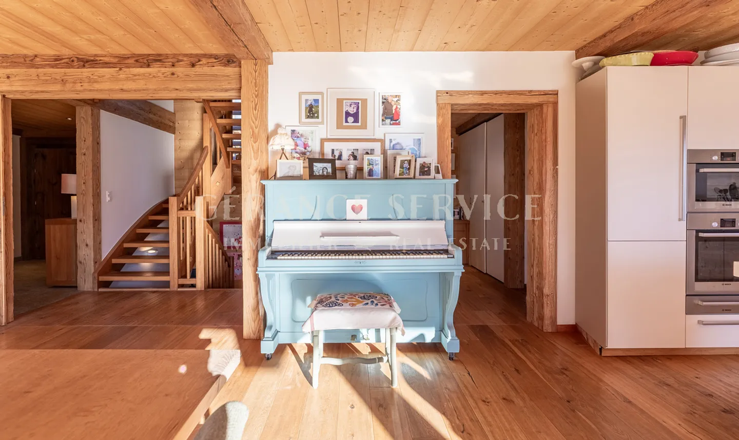 Chalet Charmant en Emplacement Ensoleillé - Photo 5 sur 13