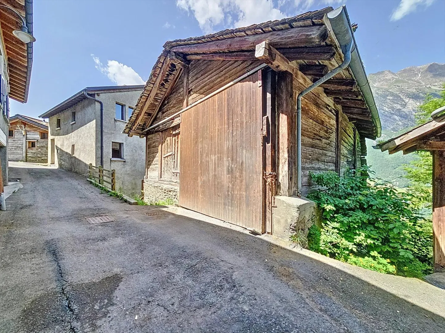 Charming Village Barn House - Photo 6 of 10