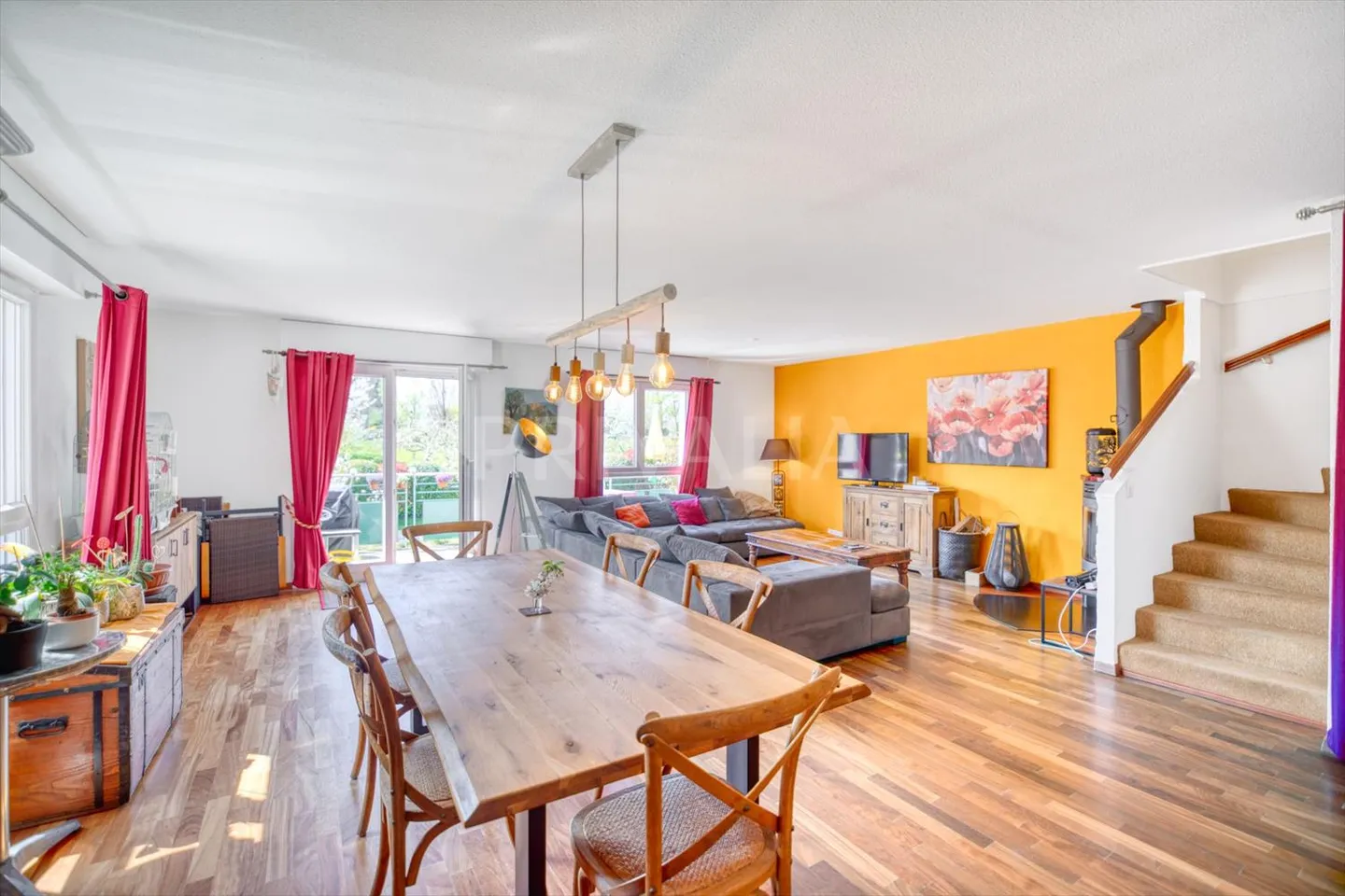 Helles Doppelhaus mit Balkon und freier Aussicht in Soral - Foto 1 von 11