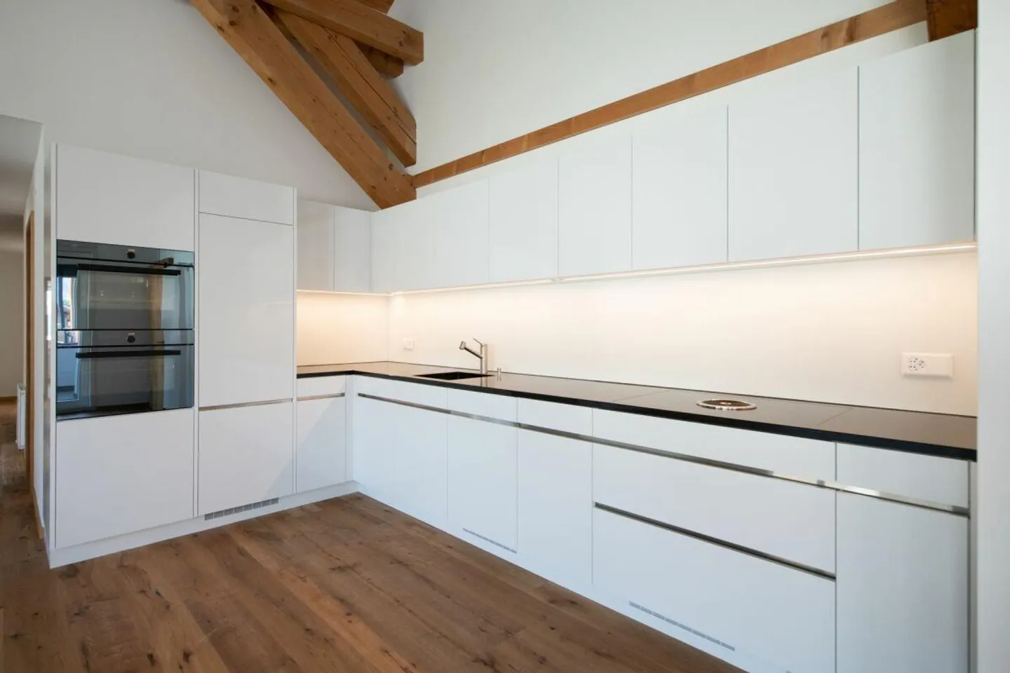 Modern 4.5 room apartment No. 4 in a beautiful historic house copy - Photo 4 of 7