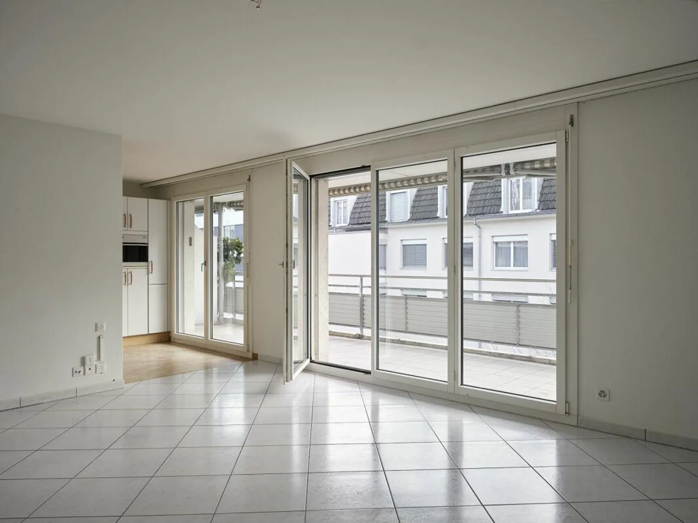 Vita cittadina nel popolare quartiere di Tribschen - Foto 2 di 12