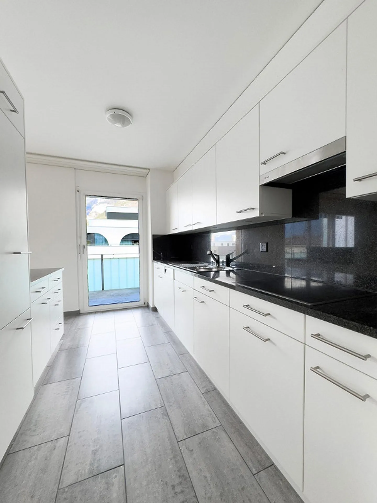 Living in Masans. 3.5-room apartment with balcony and two bathrooms - Photo 4 of 14