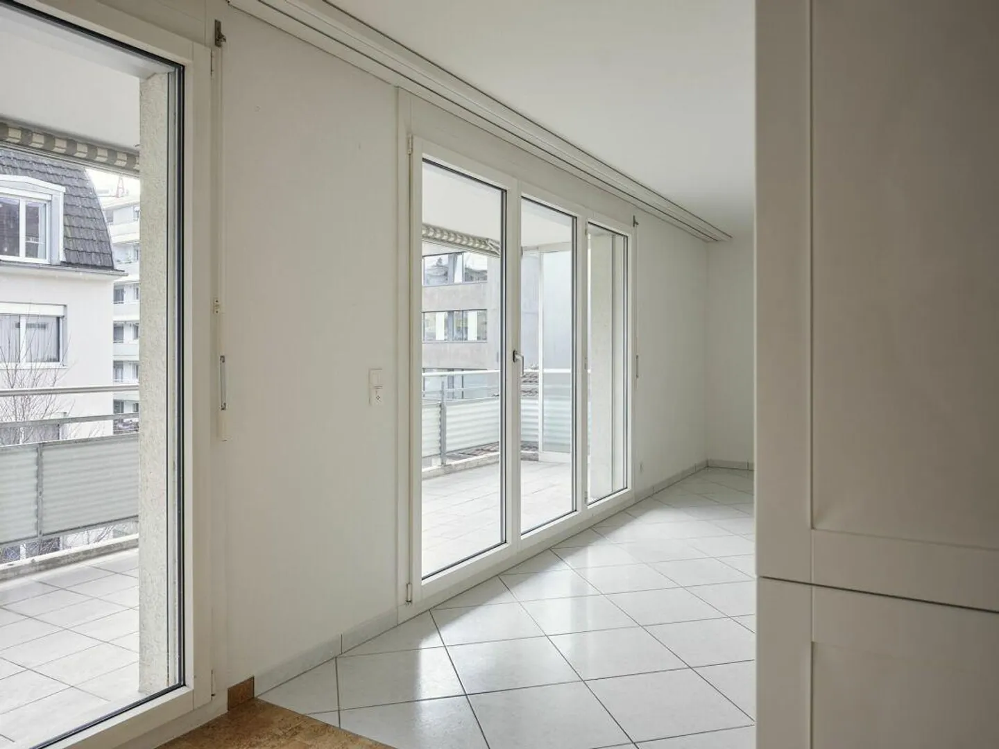 Vita cittadina nel popolare quartiere di Tribschen - Foto 5 di 12