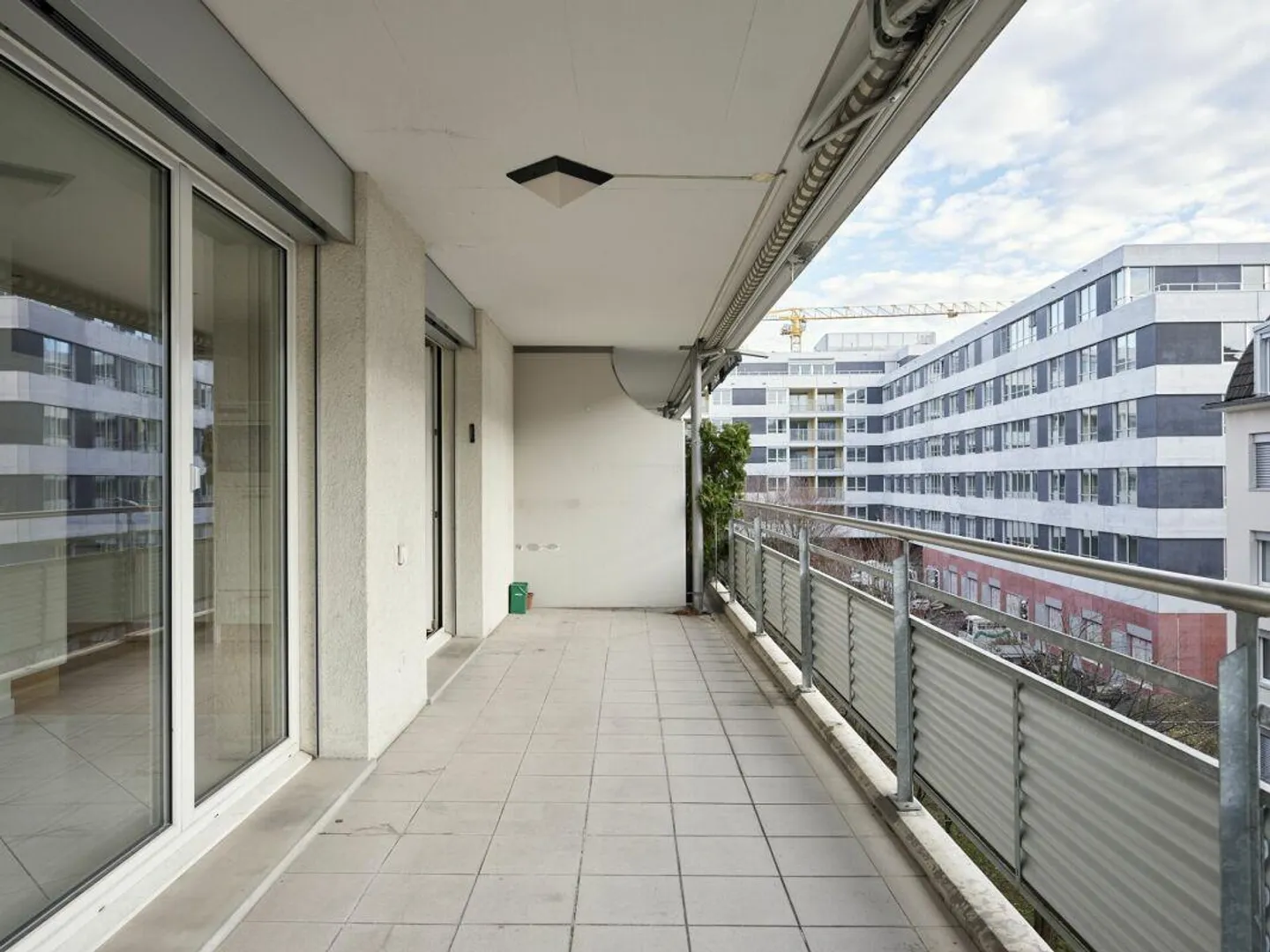 Vita cittadina nel popolare quartiere di Tribschen - Foto 7 di 12