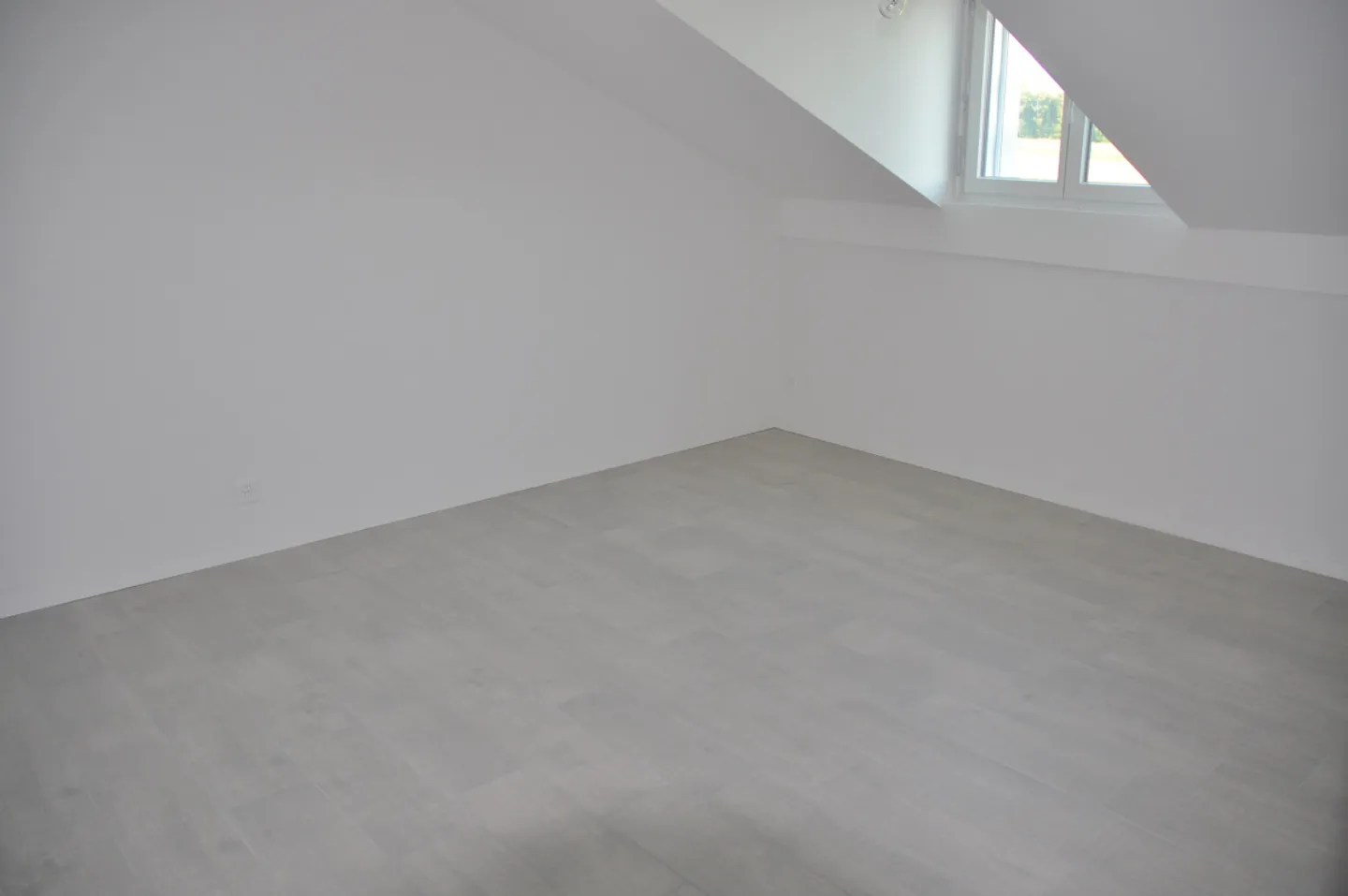 MONTAGNY-LA-VILLE - HERRLICHE DACHWOHNUNG CA. 105 M2 - Foto 4 von 7