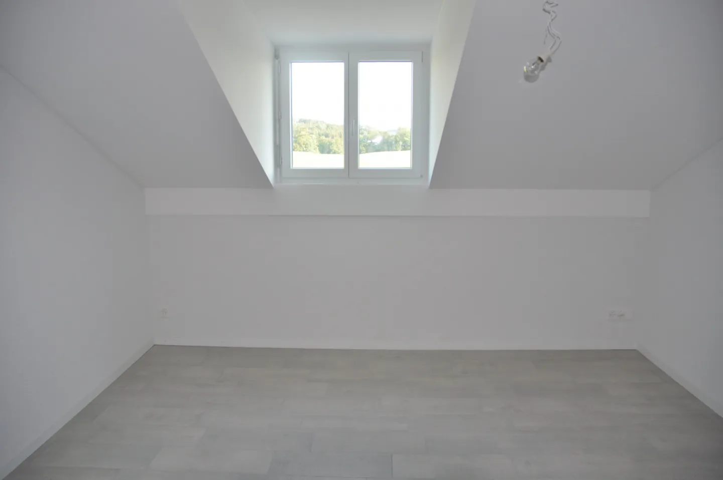 MONTAGNY-LA-VILLE - HERRLICHE DACHWOHNUNG CA. 105 M2 - Foto 5 von 7