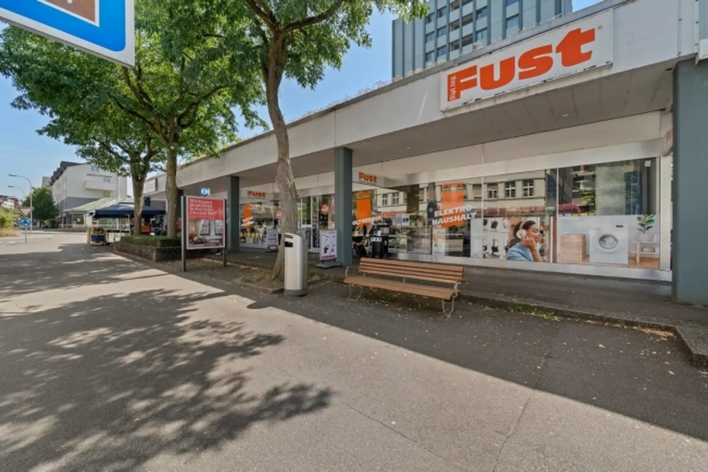 Espace de vente dans un emplacement privilégié avec un fort trafic - Photo 4 sur 7