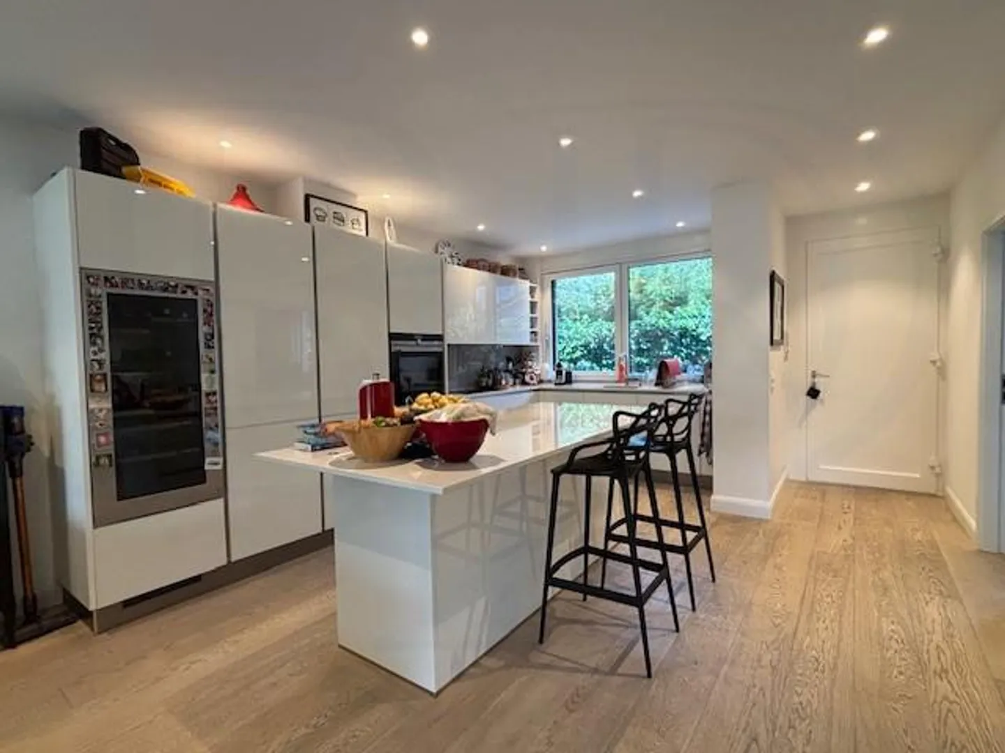 CONTEMPORARY VILLA WITH 7 ROOMS AND GARDEN - Photo 4 of 13